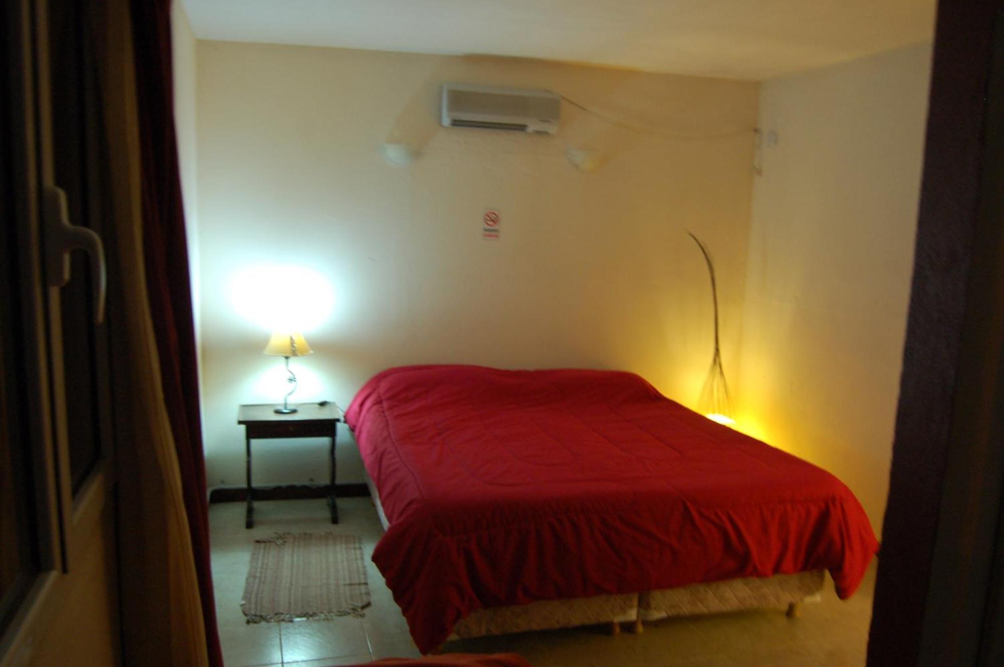 Hostel Alojamiento Goos Puerto Pirámides Exterior foto